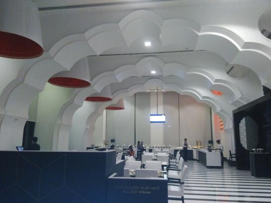 اطلاعات کامل رامادا پلازا آگرا