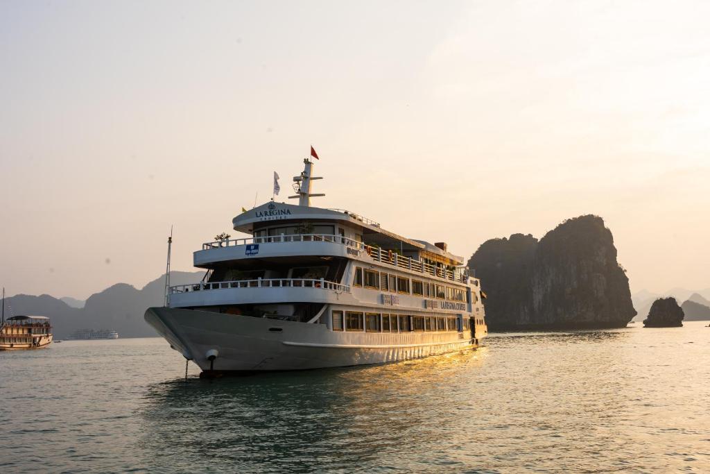 هتل لا رجینا رویال کروز خلیج هالونگ